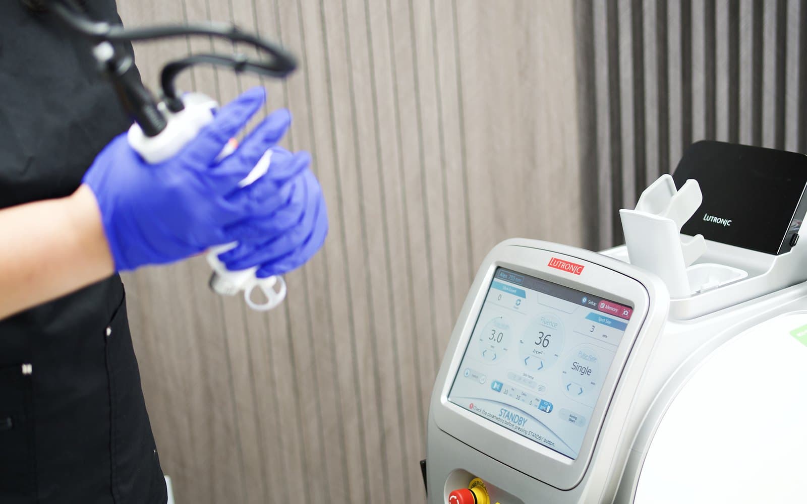 Clarity II dual-wavelength laser system in a Calgary clinic